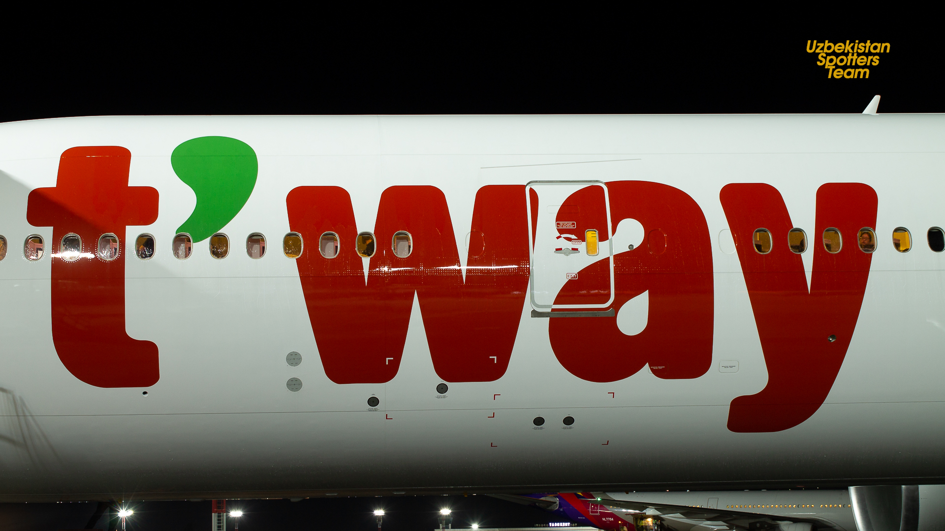 Janubiy Koreyaning arzon aviakompaniyasi T'way Airning Seul &ndash; Toshkent &ndash; Seul yo&lsquo;nalishidagi birinchi muntazam yo&lsquo;lovchi aviareysi.